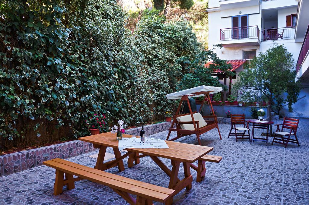 Maik Apartments Метаморфоси Екстериор снимка