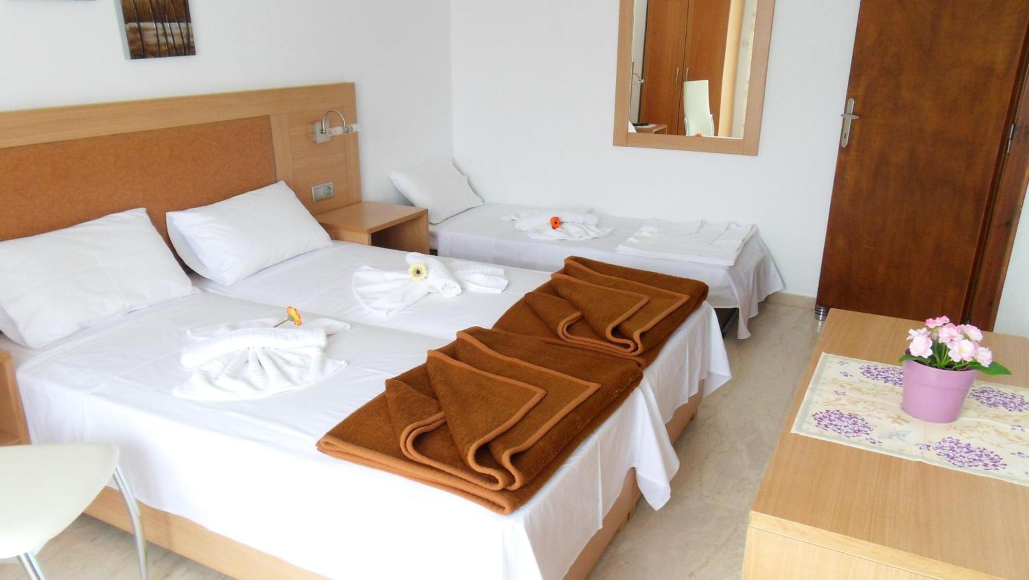 Maik Apartments Метаморфоси Екстериор снимка