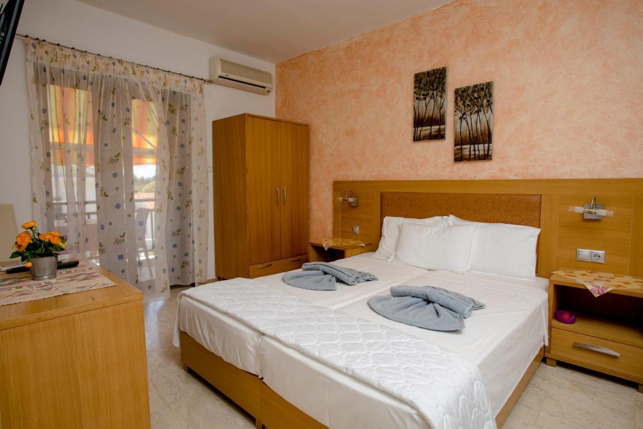 Maik Apartments Метаморфоси Екстериор снимка