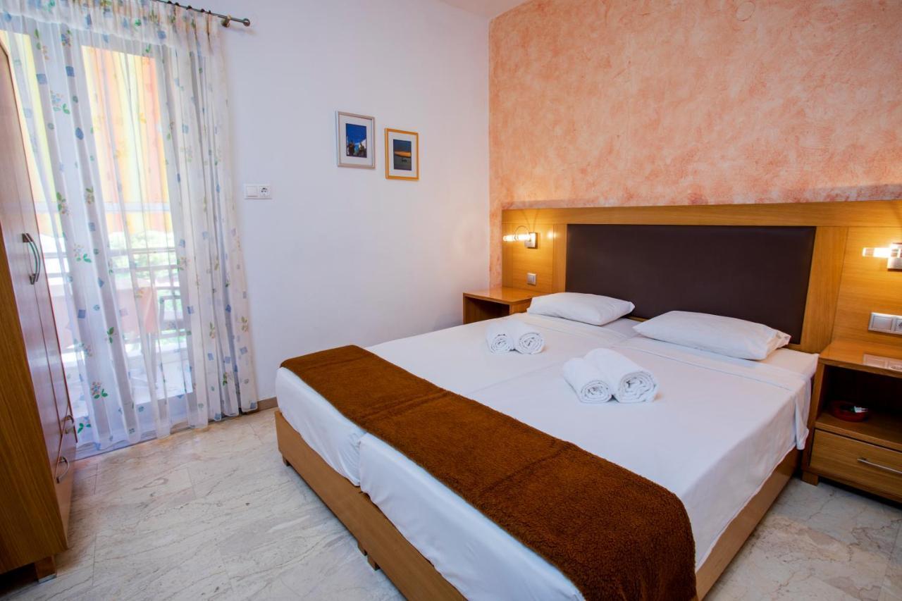 Maik Apartments Метаморфоси Екстериор снимка