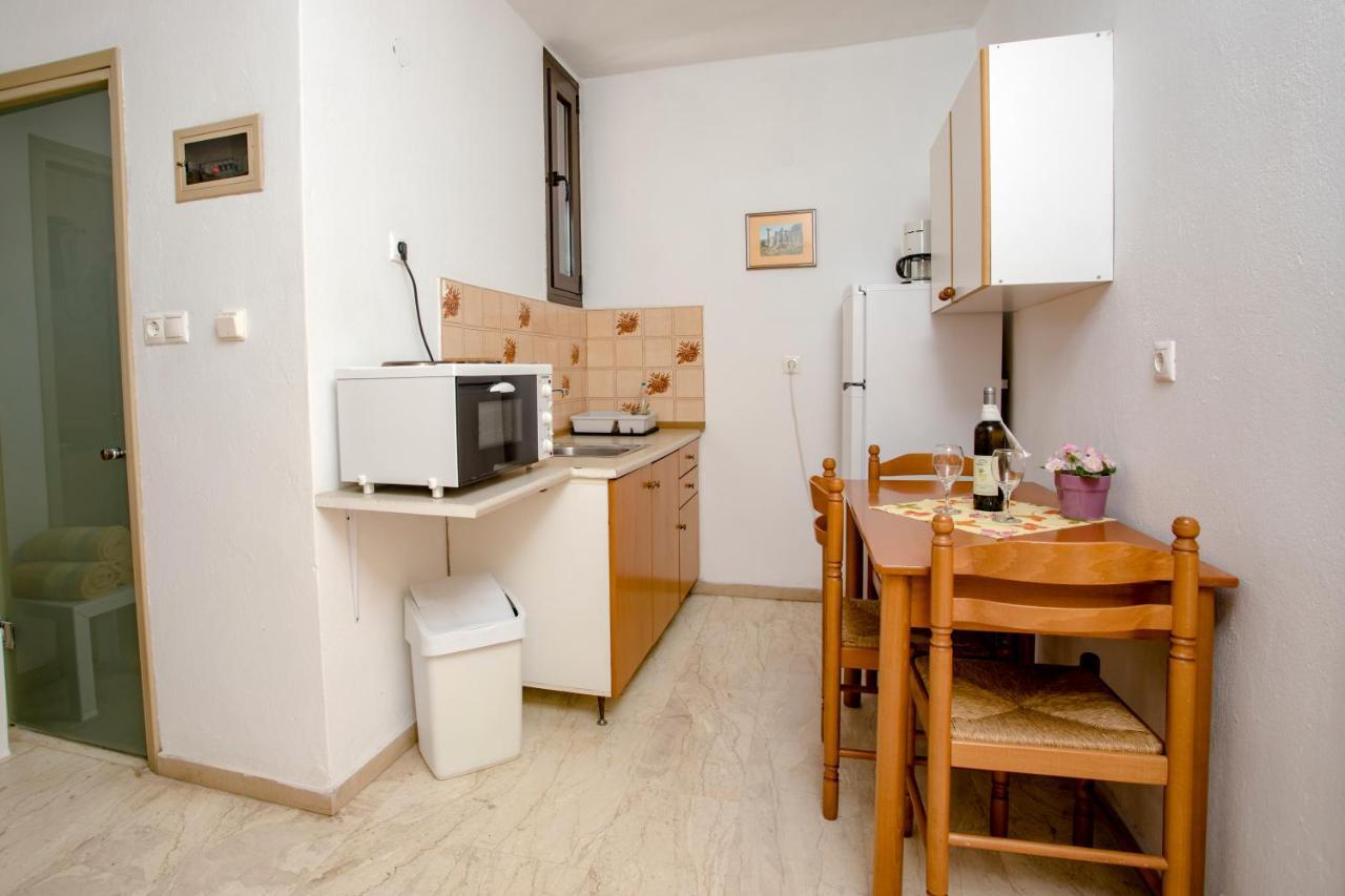 Maik Apartments Метаморфоси Екстериор снимка