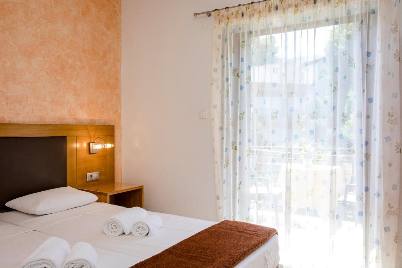 Maik Apartments Метаморфоси Екстериор снимка